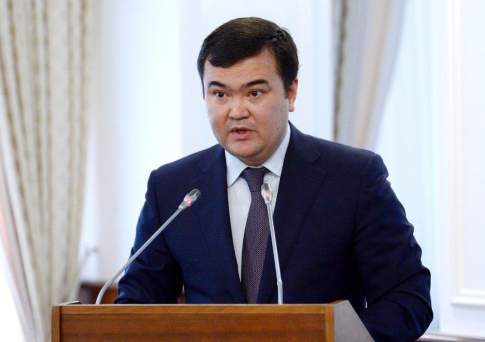 Перейти на трехъязычную нормотворческую деятельность предложили в правительстве Казахстана